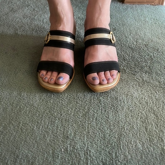 EEEE by Italian Shoemaker Slide Sandals - Picture 1 of 6